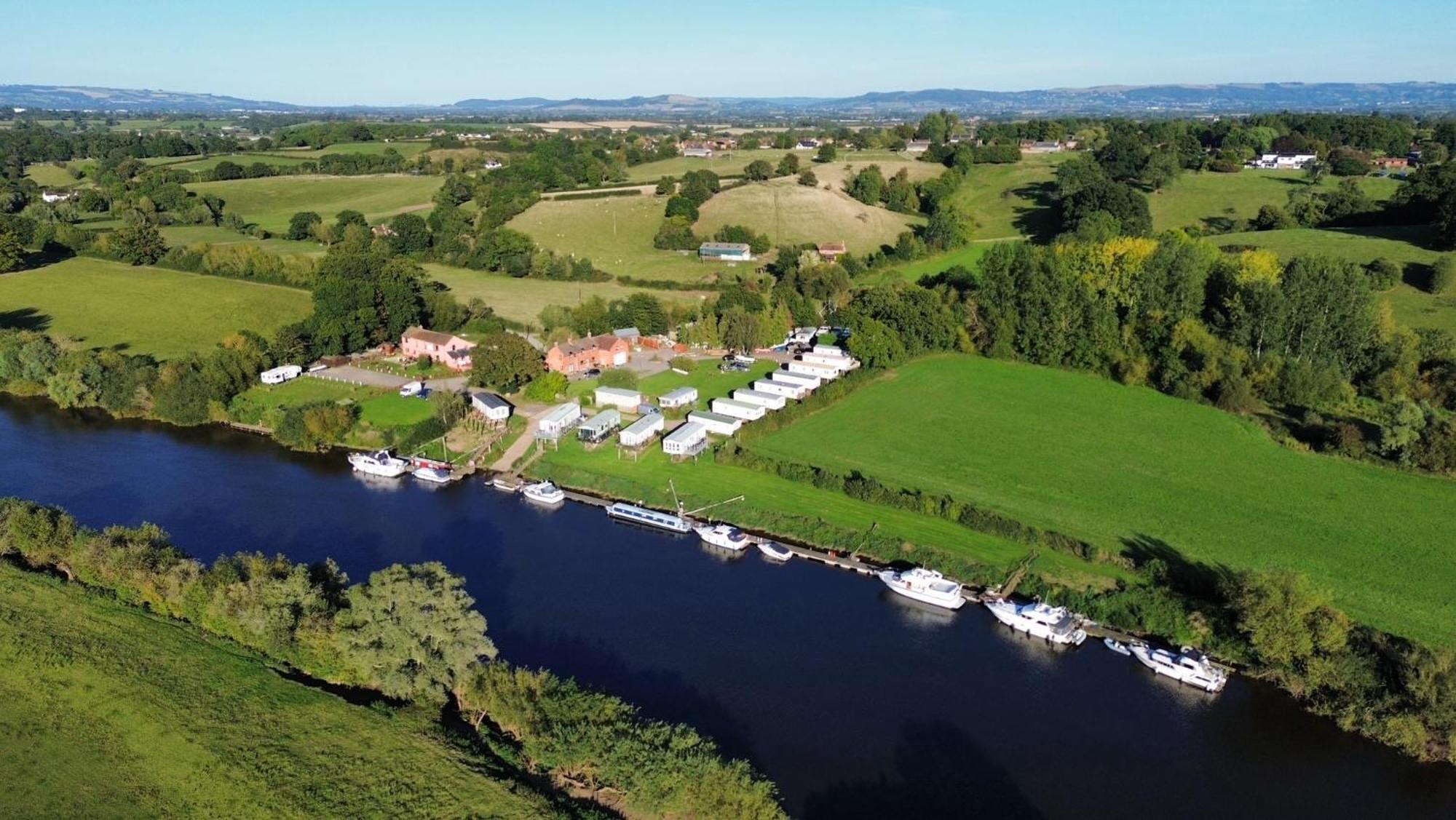 Severnside Boat And Caravan Park Gloucestershire - Caravan 1 Deerhurst Экстерьер фото