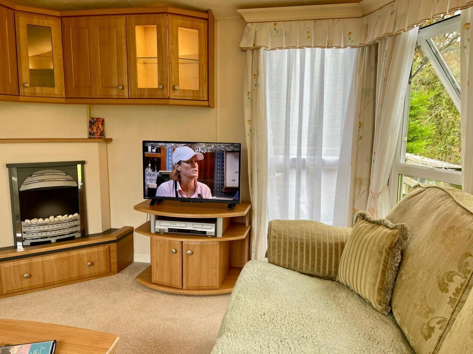 Severnside Boat And Caravan Park Gloucestershire - Caravan 1 Deerhurst Экстерьер фото